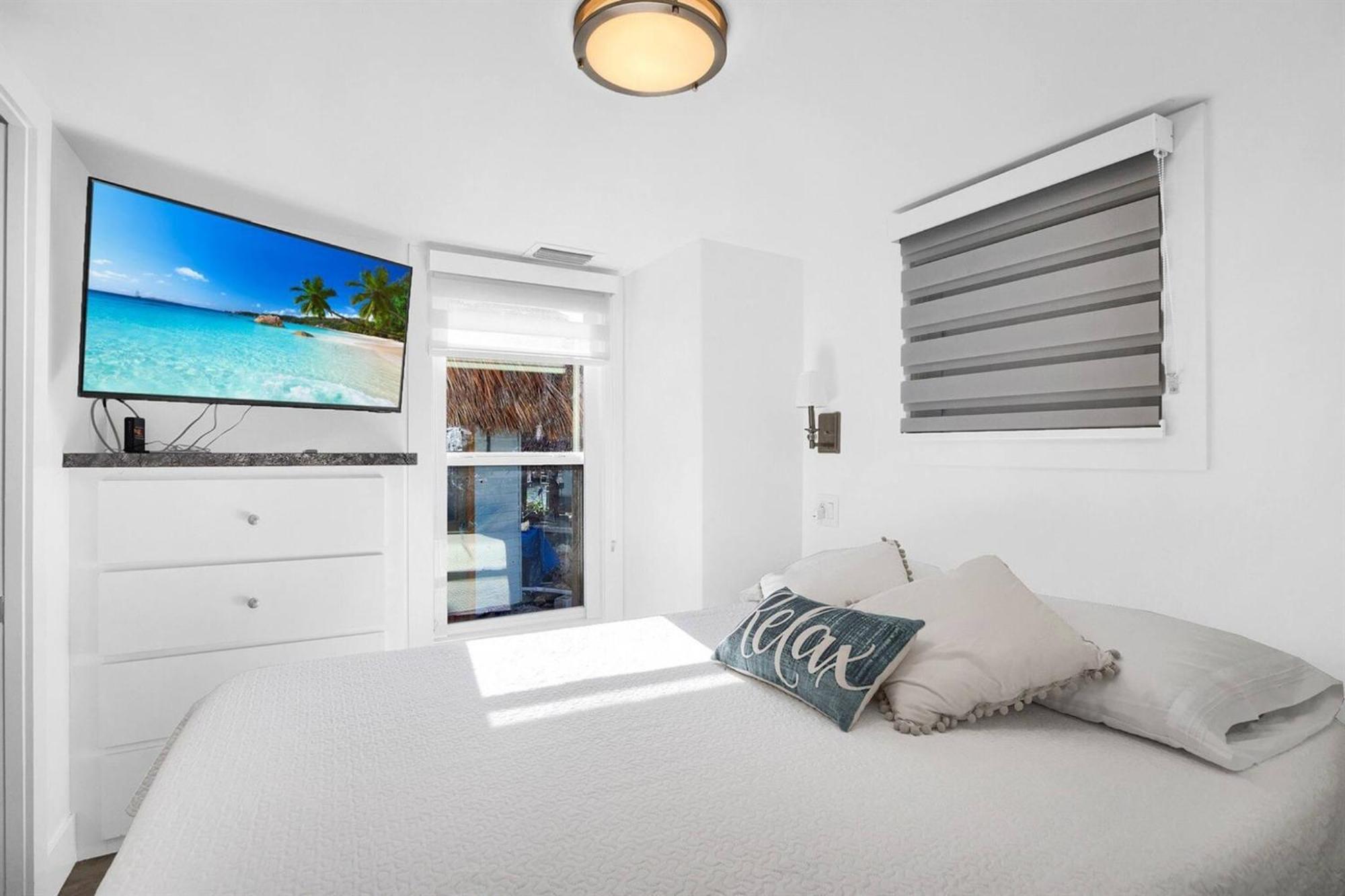 Tiny Home On Waterfront, Bay Views, Deck, Pool Jewfish 객실 사진