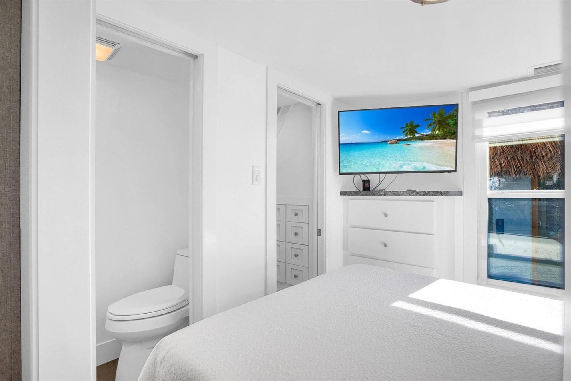 Tiny Home On Waterfront, Bay Views, Deck, Pool Jewfish 객실 사진