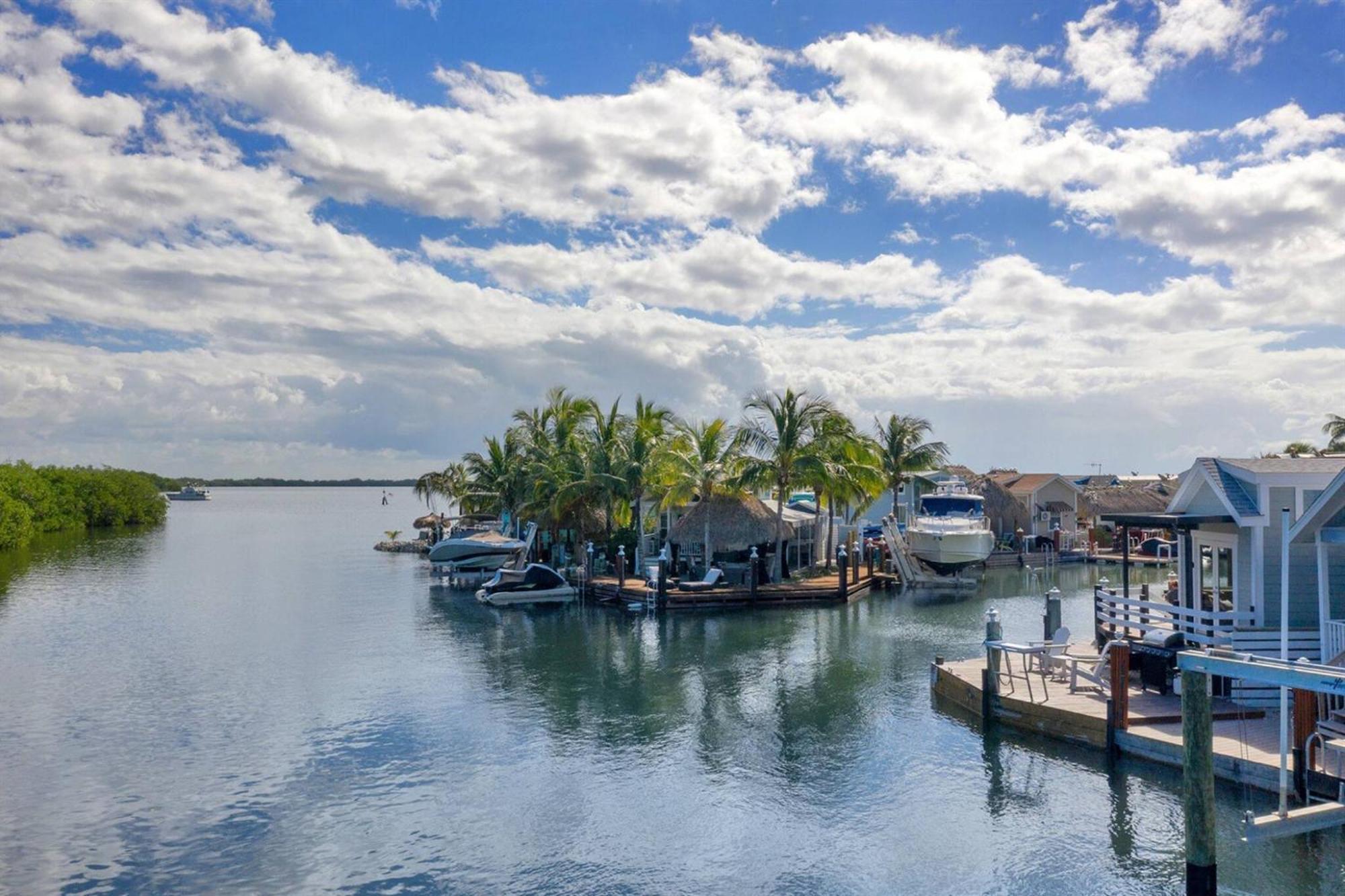 Tiny Home On Waterfront, Bay Views, Deck, Pool Jewfish 객실 사진