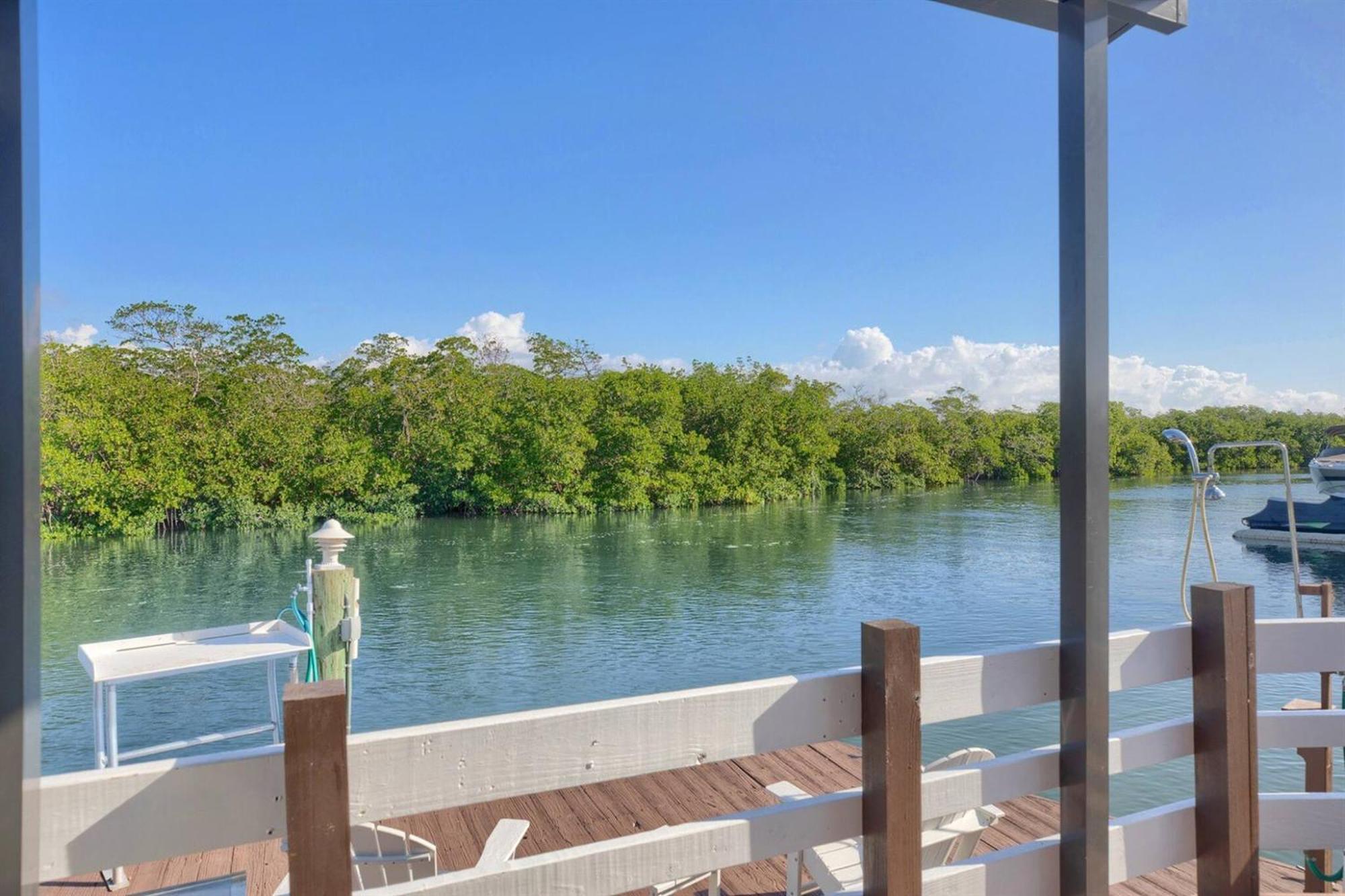 Tiny Home On Waterfront, Bay Views, Deck, Pool Jewfish 객실 사진