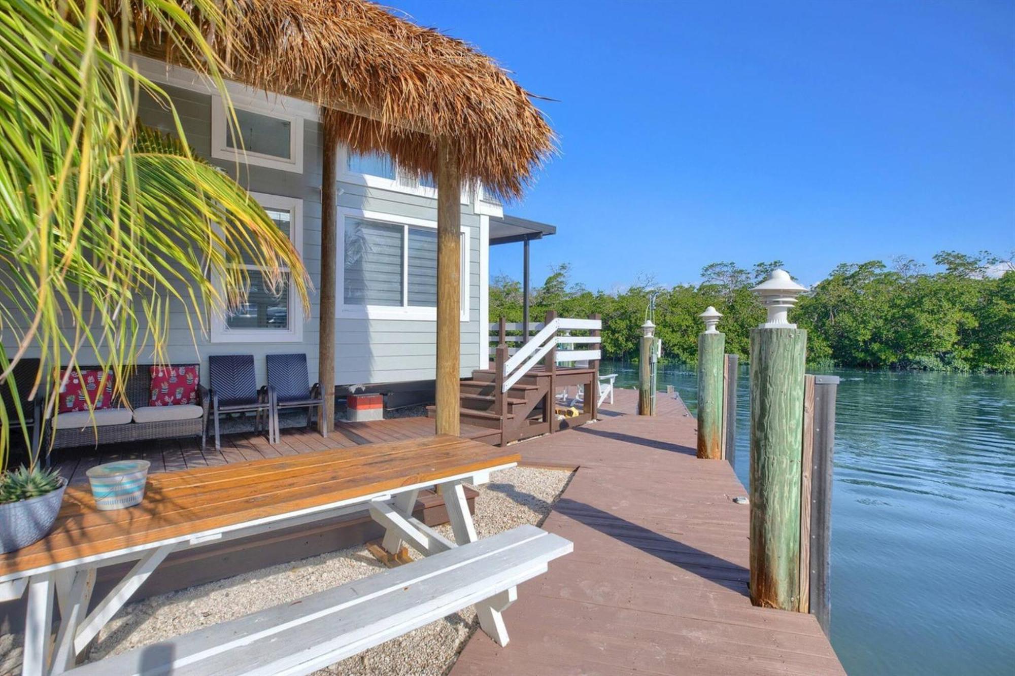Tiny Home On Waterfront, Bay Views, Deck, Pool Jewfish 객실 사진